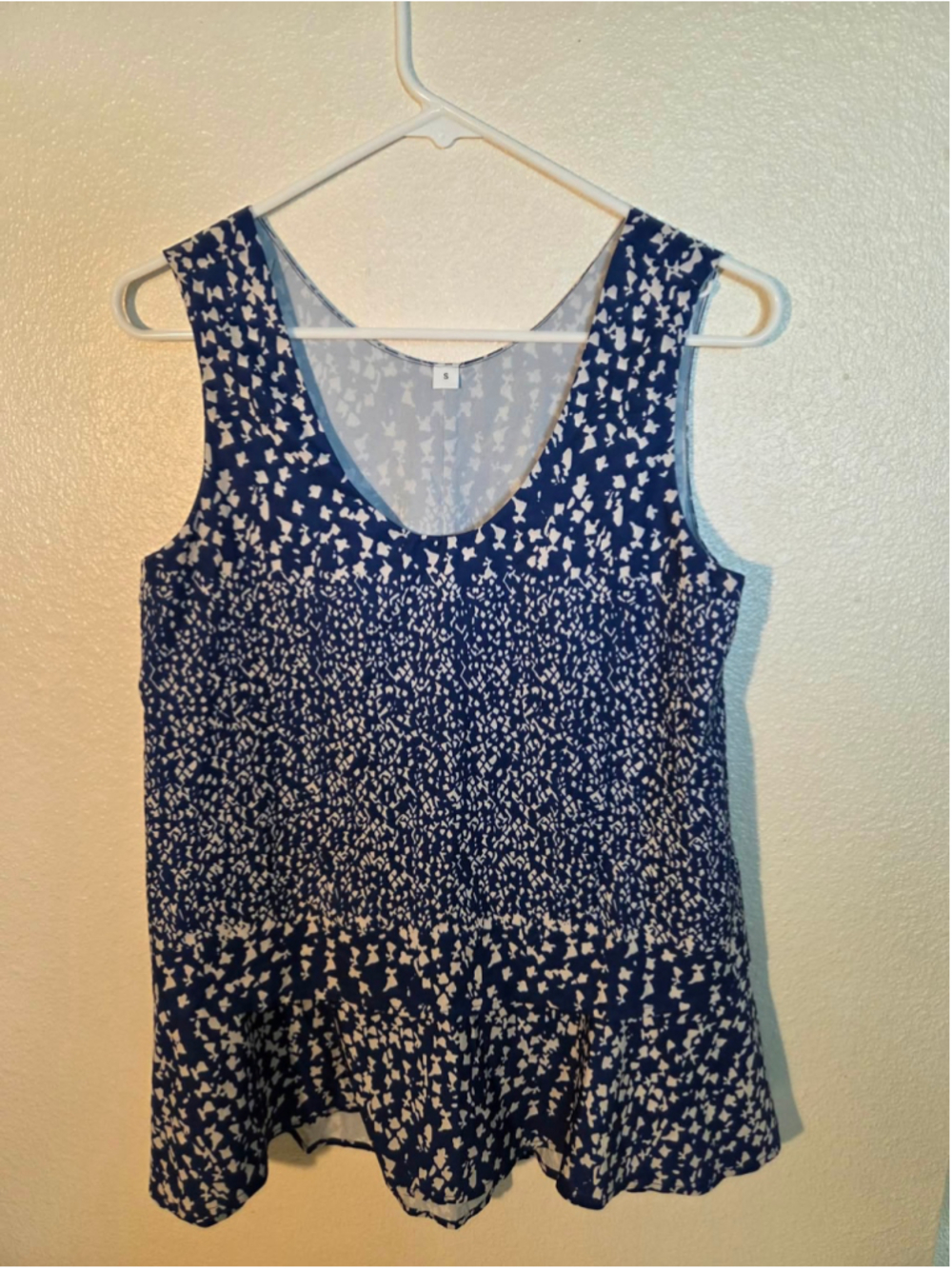 Women’s S Navy Blue & Ivory Abstract Print Sleeveless Tunic Top
